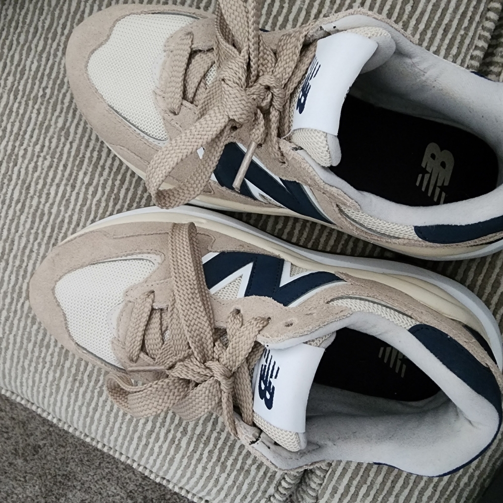 New balance shoes